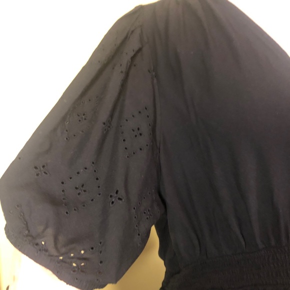 Elegant Black Dress - Picture 3 of 10